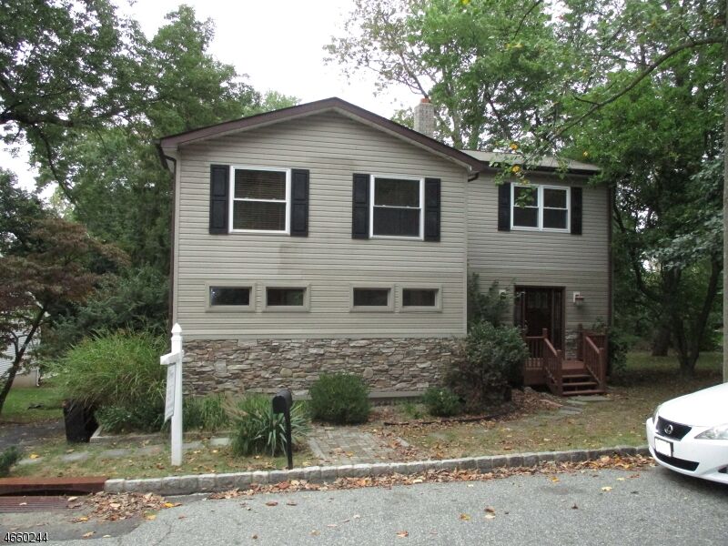 Property Photo: 10 Cedar Rd, T NJ 07082
