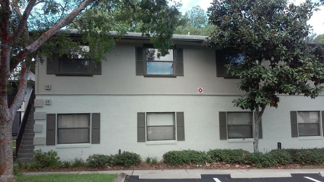 Property Photo: 14 Santiago Court FL 32086