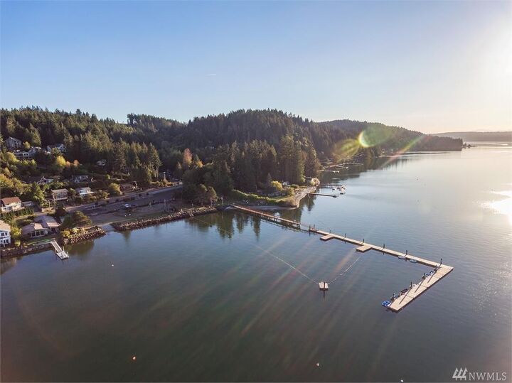 Property Photo:  41 43 E Falls Place  WA 98528 