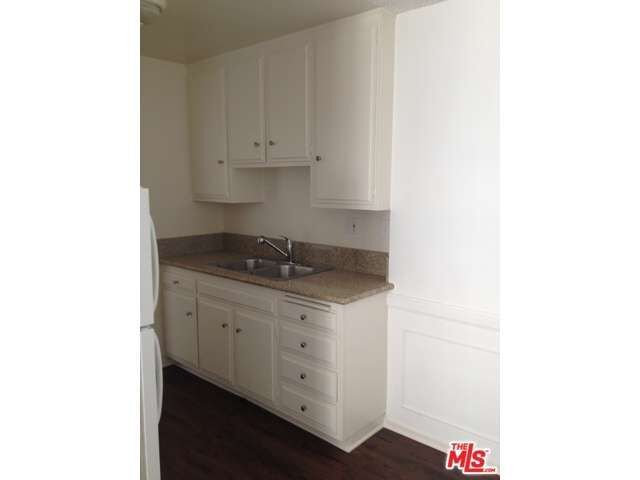 Property Photo:  1833 N Normandie Ave 202  CA 90027 