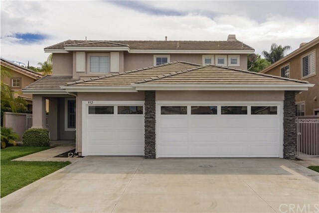 Property Photo:  932 S Matthew Way  CA 92808 