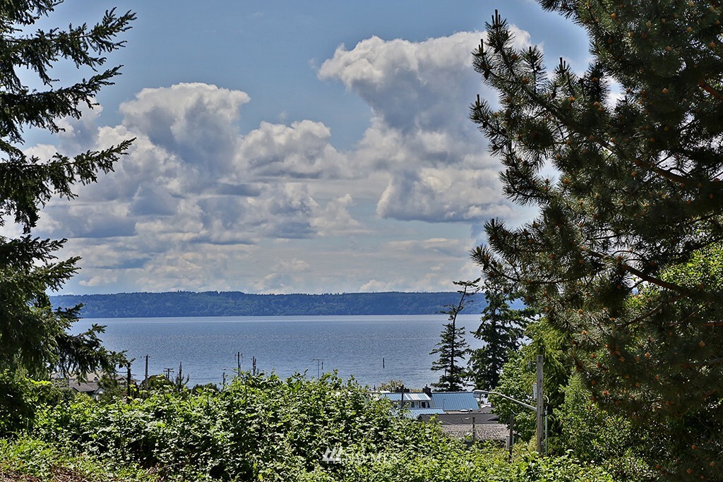 Property Photo:  8120 Upland Place  WA 98236 
