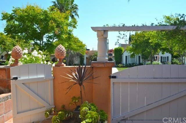 Property Photo:  471 S Swall Drive  CA 90211 