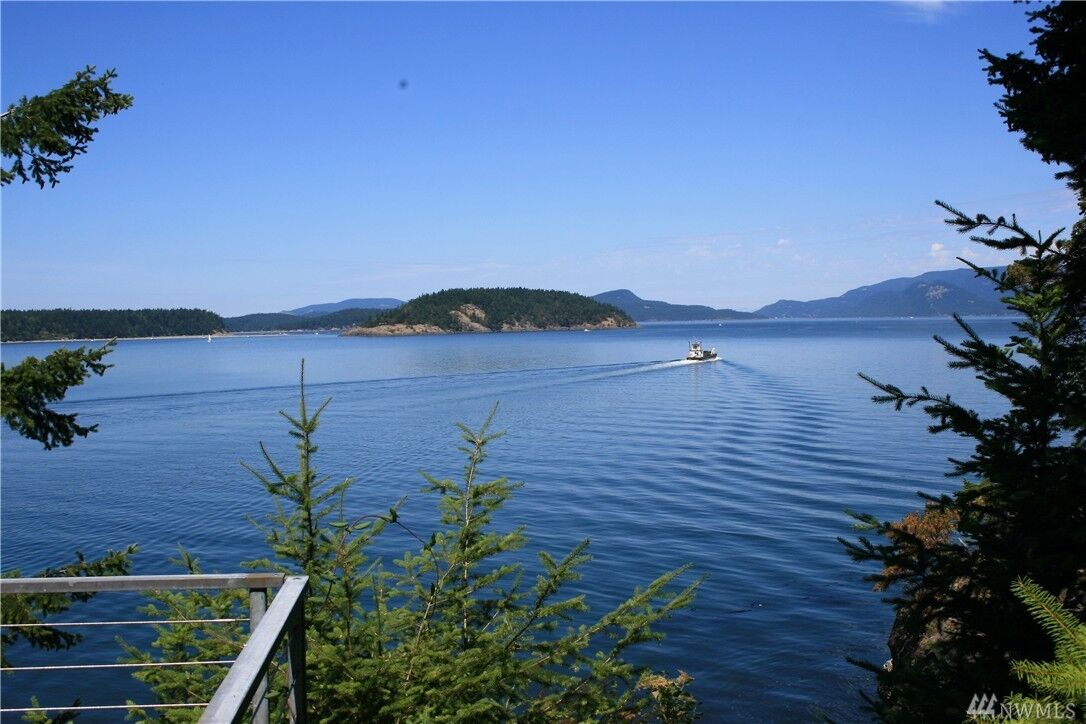Property Photo: 331 E Cove Rd WA 98221