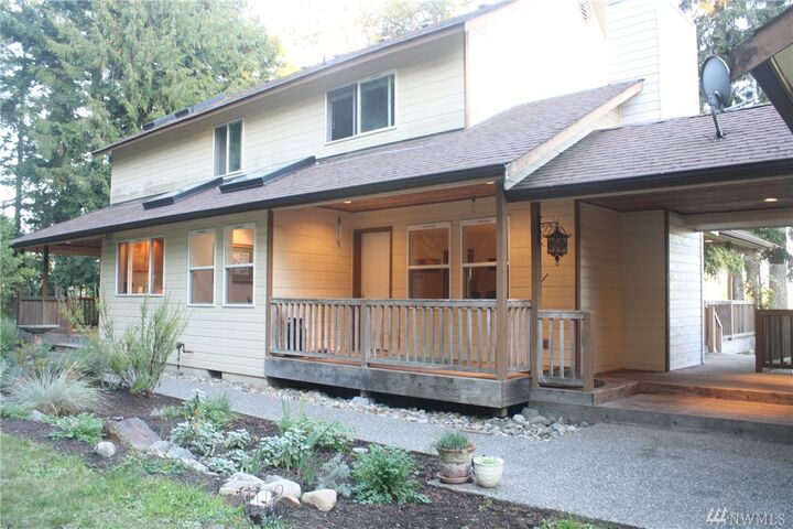 Property Photo:  1303 Ranch Rd  WA 98282 