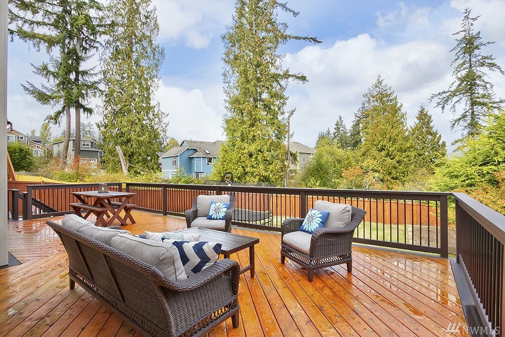 Property Photo:  5315 115th Place SE  WA 98208 