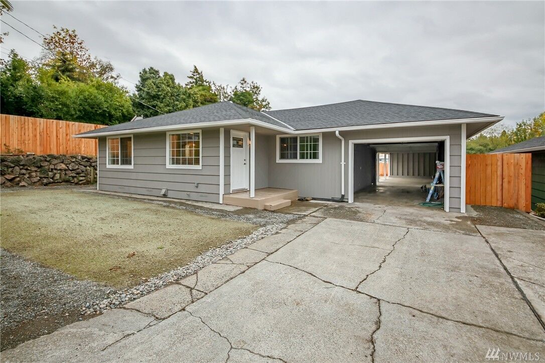Property Photo: 2237 S 134th Street WA 98168