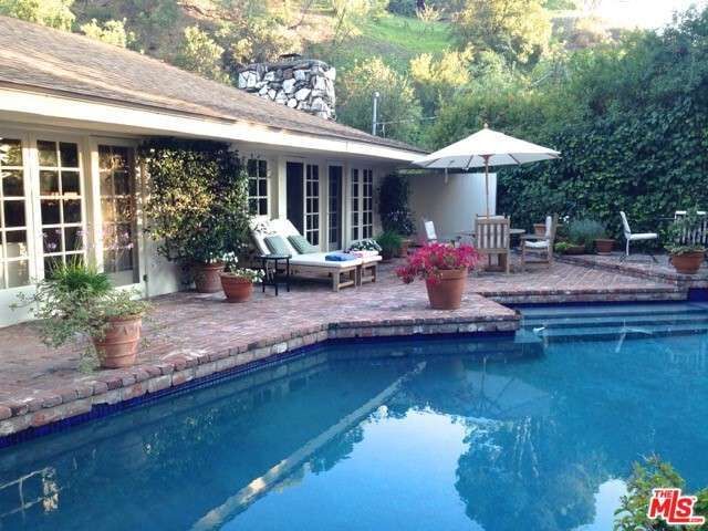 Property Photo: 9450 Hidden Valley Pl CA 90210