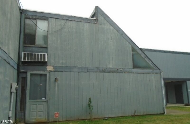 Property Photo: 684 Irvington Ave, C004 NJ 07040