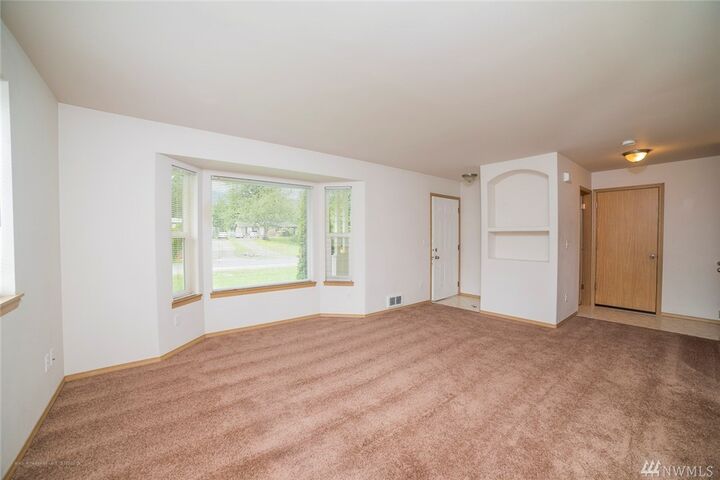 Property Photo:  308 6th St A  WA 98251 