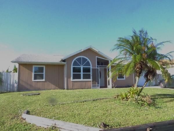 Property Photo:  607 SW Sandbar Terr  FL 34953 