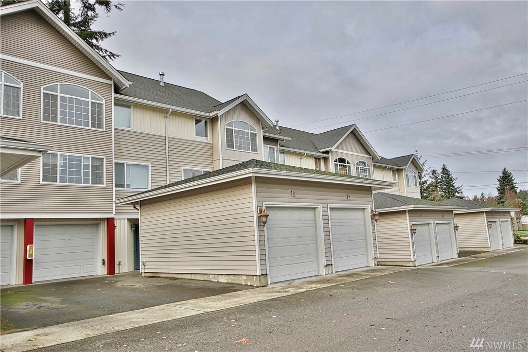 Property Photo:  7818 228th St SW 106  WA 98026 