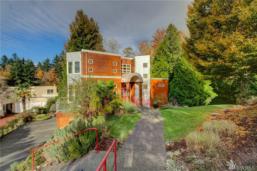 Property Photo: 9425 110th Place NE WA 98033