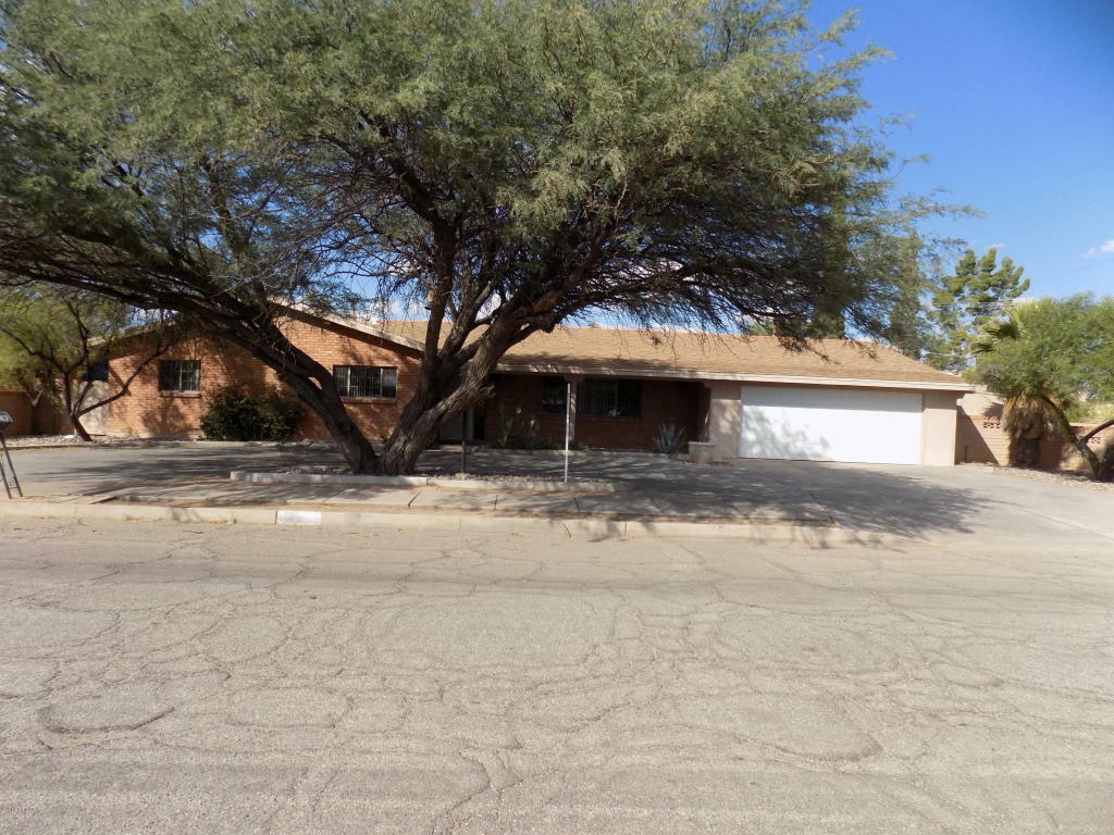 Property Photo: 1647 E Miles Street AZ 85719