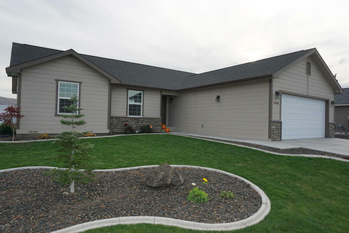 Property Photo:  5900 Coolidge Rd  WA 98903 