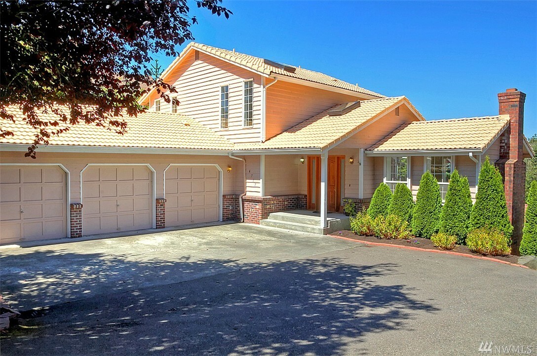 Property Photo:  4717 Belvedere Ave  WA 98203 