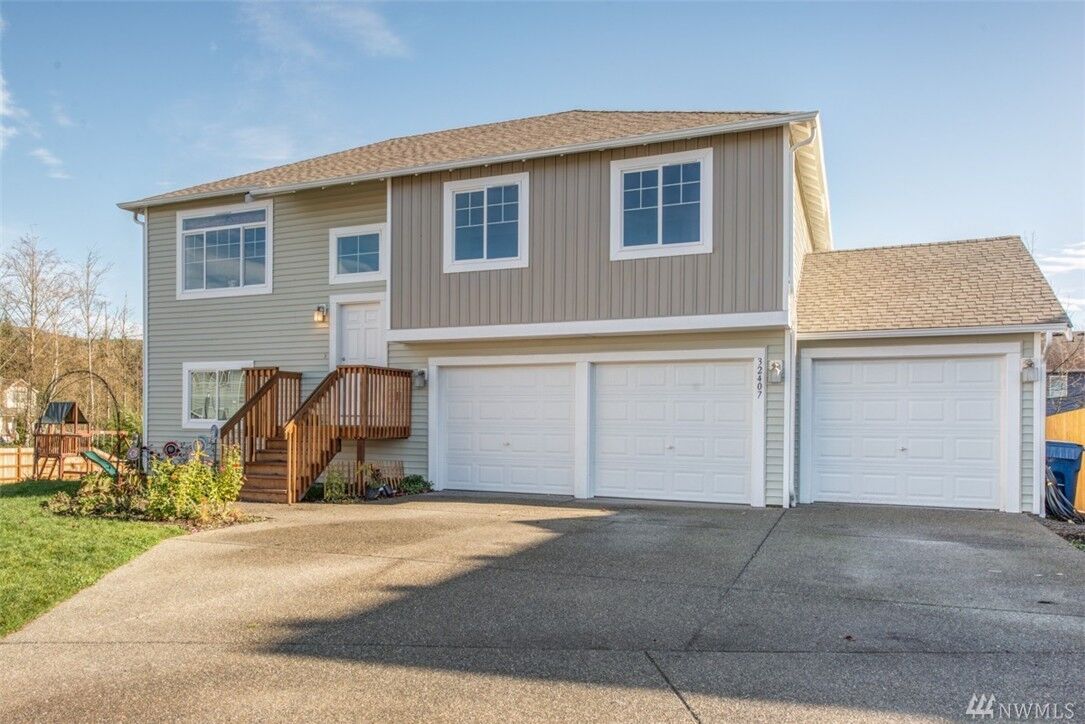 Property Photo:  32407 139th Place SE  WA 98294 