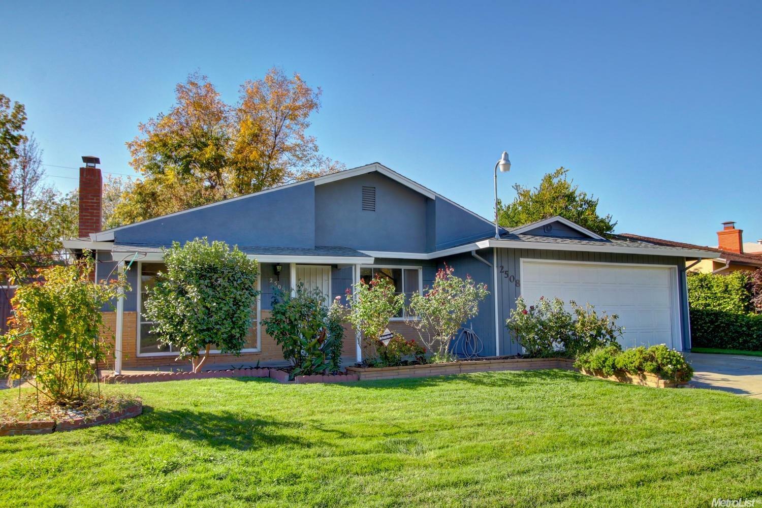 Property Photo:  2508 Fernandez Drive  CA 95822 