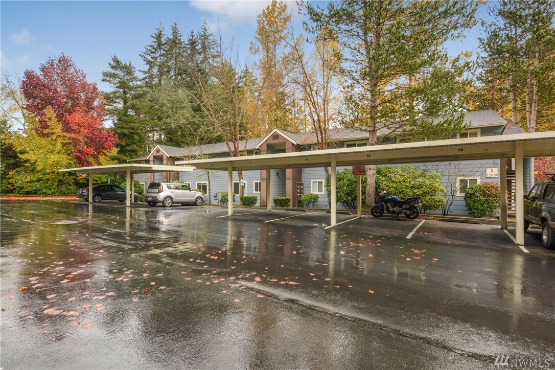Property Photo: 12619 100th Lane NE I-142 WA 98034