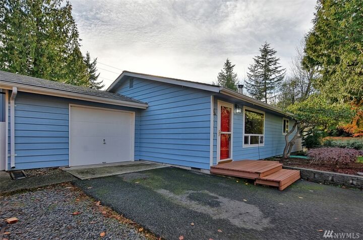 Property Photo:  5214 Monticello Dr  WA 98026 