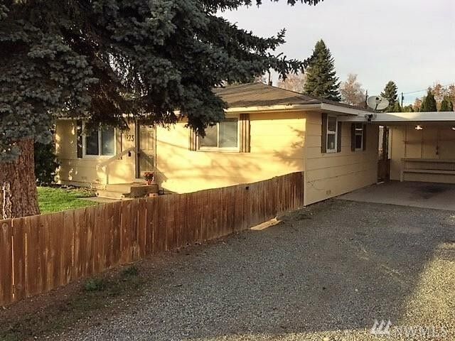 Property Photo:  1823 NE Glen St  WA 98802 