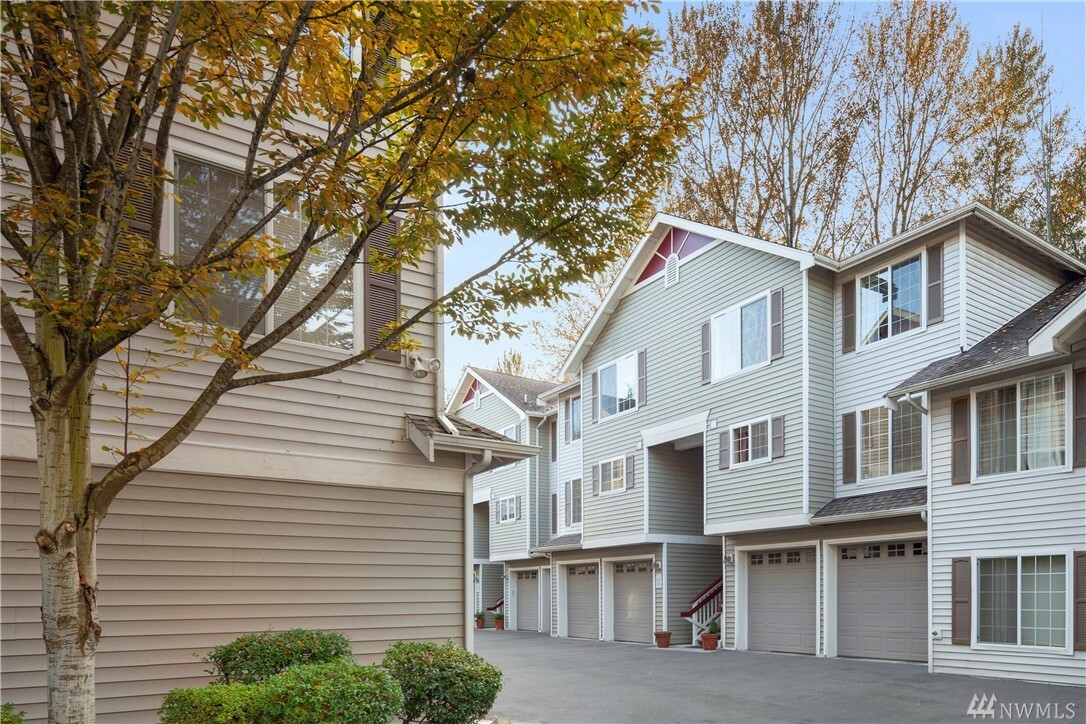 Property Photo: 925 5th Ave NW B-108 WA 98027