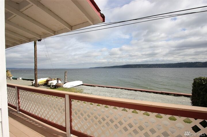 Property Photo:  3208 Shoreline Dr  WA 98282 