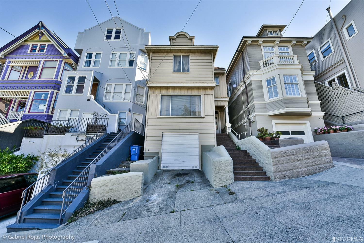 Property Photo:  835 Castro Street  CA 94114 