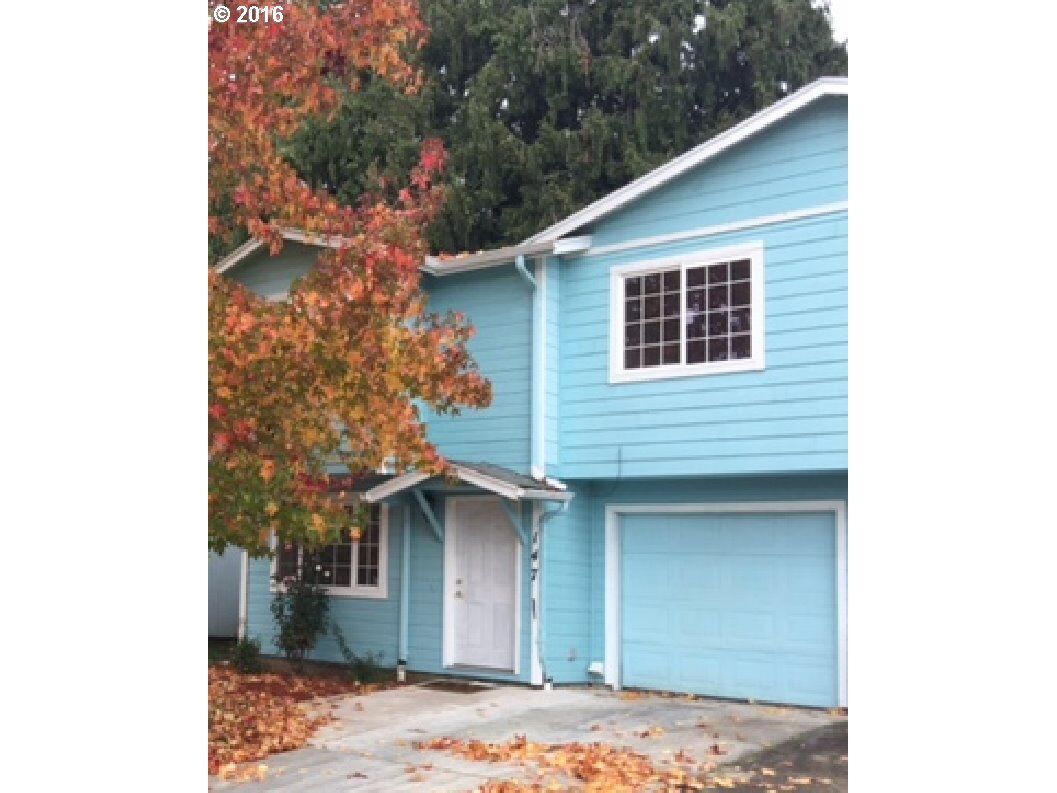 Property Photo:  147 Lea Ave  OR 97404 