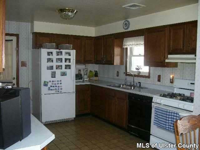 Property Photo:  255 Heather  NY 12401 