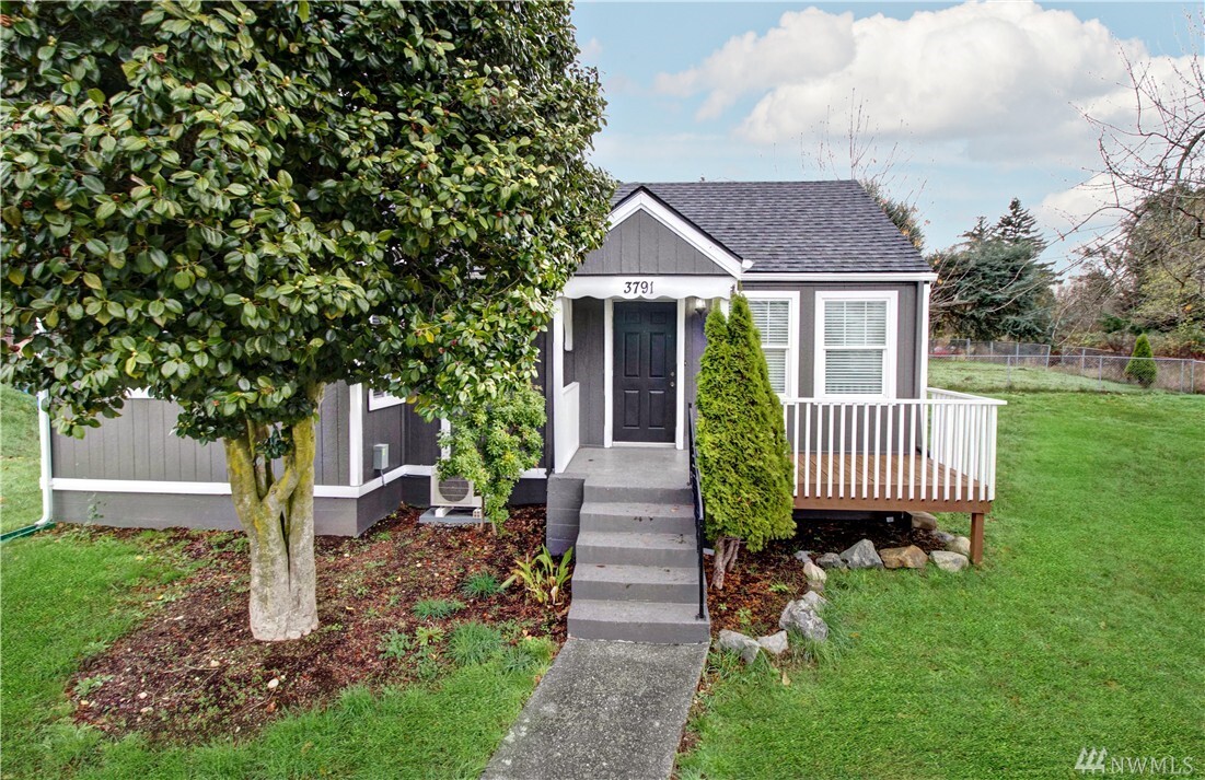Property Photo: 3791 E Roosevelt Ave WA 98404