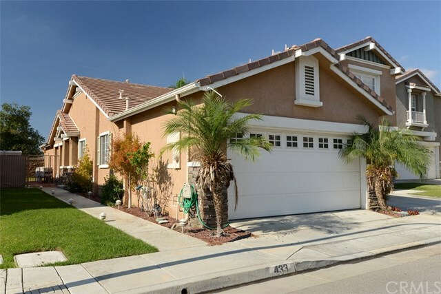 Property Photo:  433 Hummingbird Drive  CA 92823 