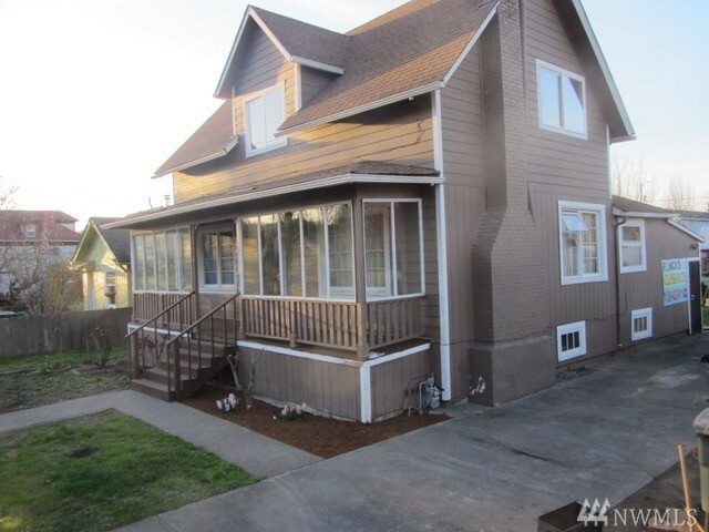 Property Photo:  1026 S Donovan St  WA 98108 