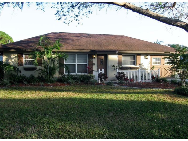 Property Photo:  1065 Nantucket Road  FL 34293 