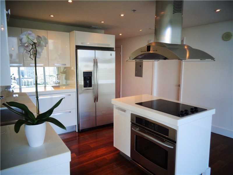 Property Photo: 601 NE 36 St 901 FL 33137