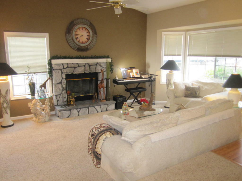 Property Photo:  677 Saint Thomas Parkway  CA 96003 