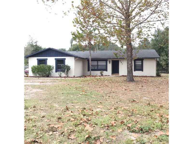 Property Photo: 221 S Kingsway Road FL 33584