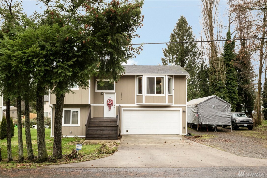 Property Photo: 15901 82nd Ave E WA 98375