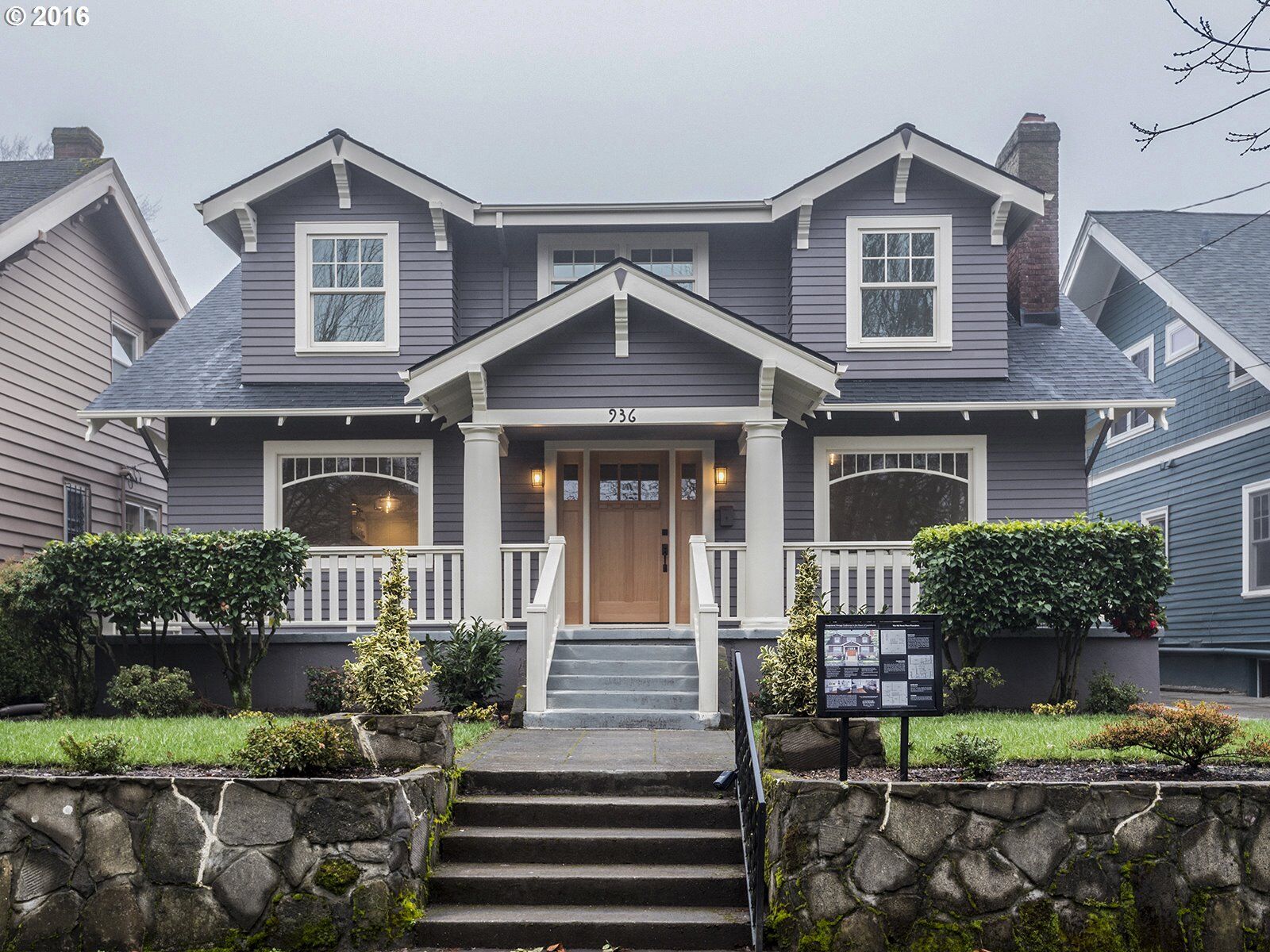 Property Photo:  936 NE Floral Pl  OR 97232 