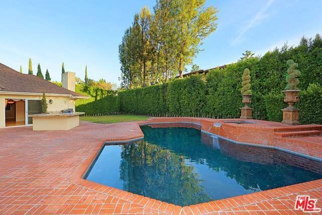 Property Photo:  1094 Garden Ln  CA 90210 