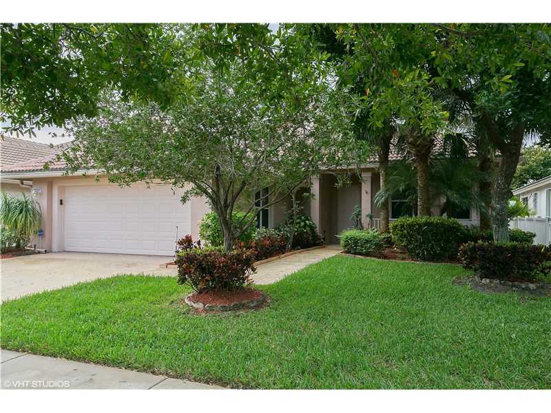 Property Photo:  9266 Heron Cove Dr  FL 33411 