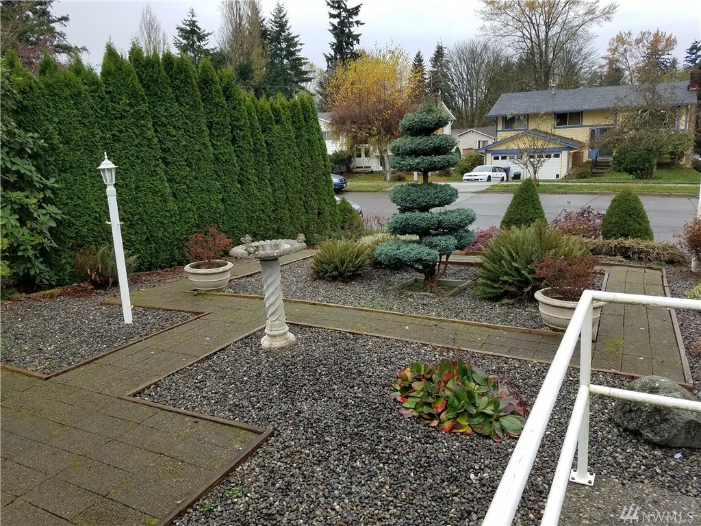 Property Photo:  17117 40th Ave W  WA 98037 