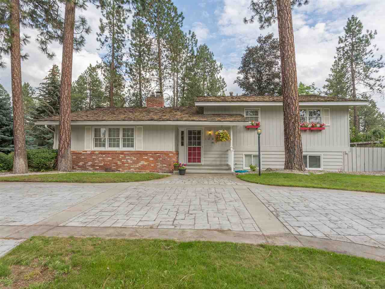 Property Photo:  1005 W Bellwood  WA 99218-2904 