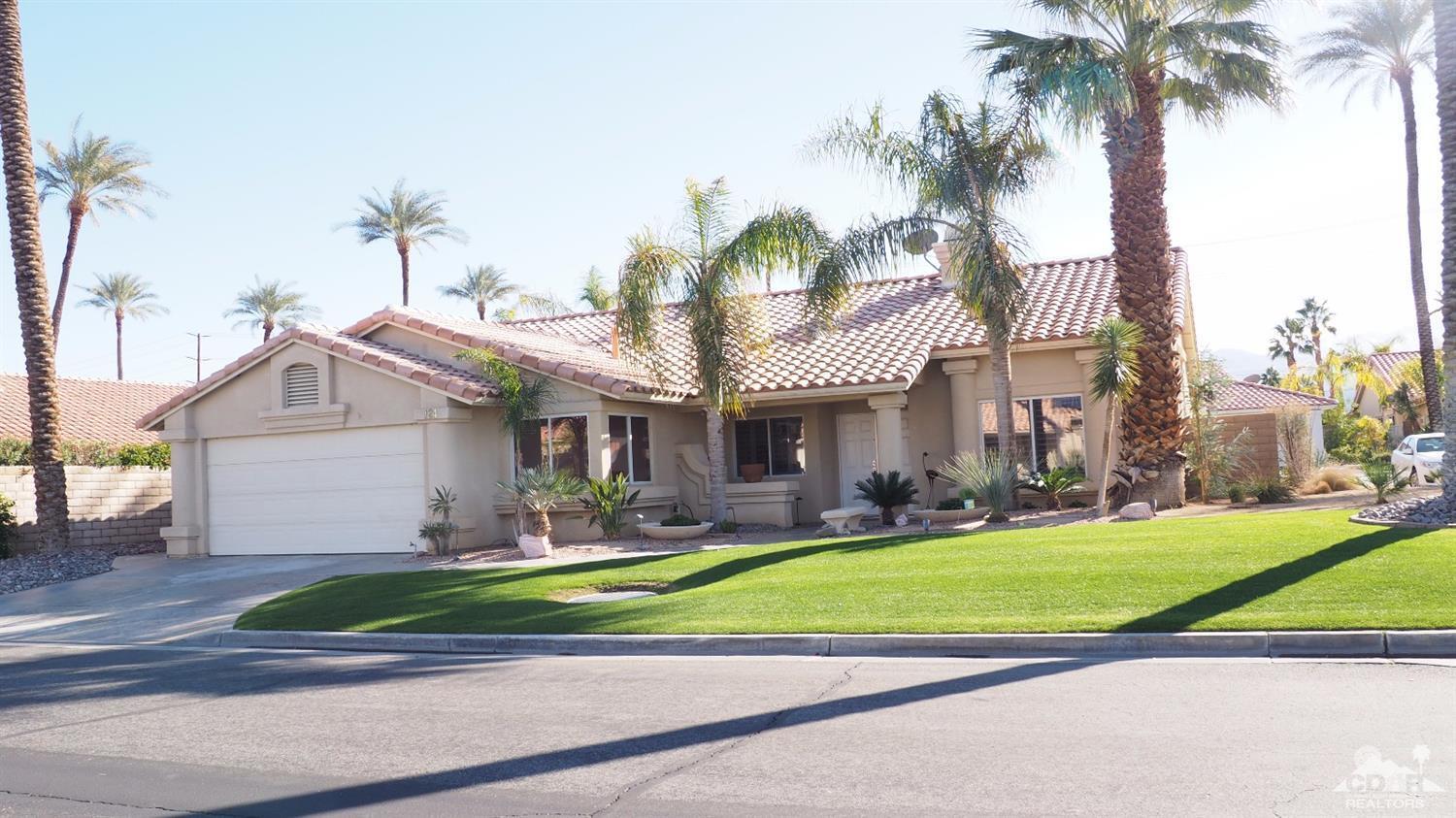 Property Photo:  124 Christa Court  CA 92260 