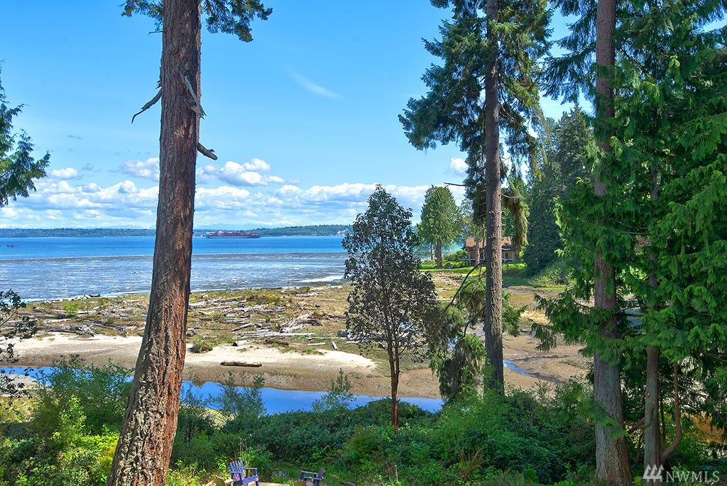 Property Photo:  10010 Edgecombe Place NE  WA 98110 