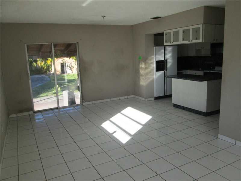 Property Photo:  181 E 39th St  FL 33013 