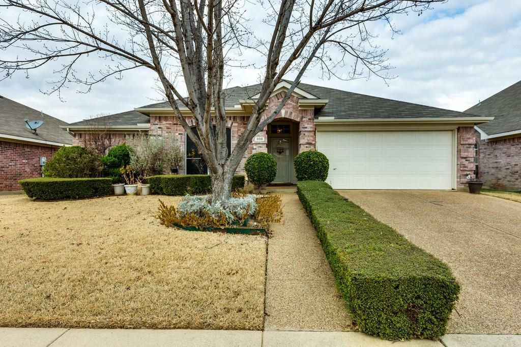 Property Photo: 808 Yellow Tavern Court TX 75052