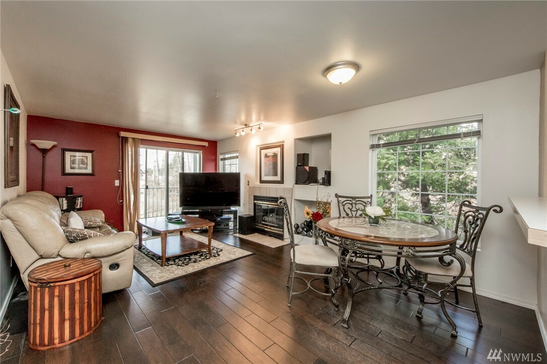 Property Photo: 13306 SE 272nd St F204 WA 98042