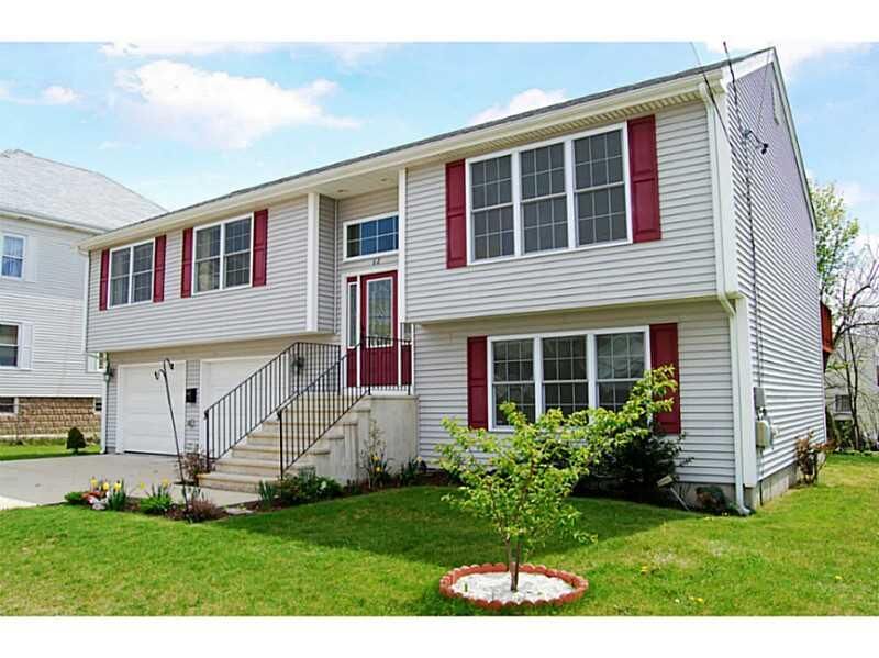 Property Photo:  62 Arlington Street  RI 02914 