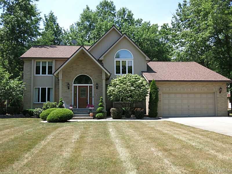Property Photo: 90 Riverwoods Drive NY 14072